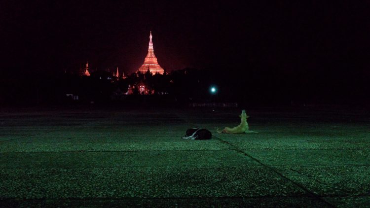 Půlnoc v Rangúnu